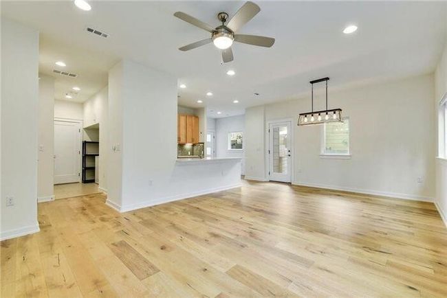 UNIT-45 - 6800 Menchaca Rd, Condo with 3 bedrooms, 3 bathrooms and 2 parking in Austin TX | Image 23