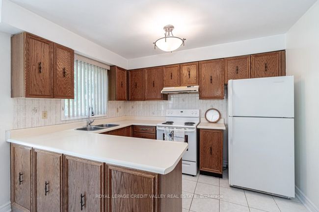 10 Polygon Crt, House other with 4 bedrooms, 3 bathrooms and 4 parking in Brampton ON | Image 13