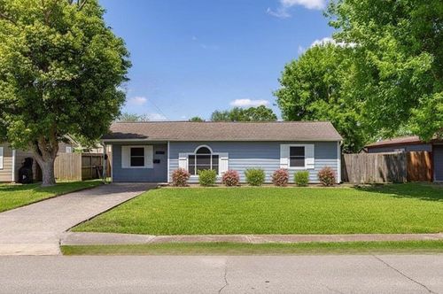 2113 Pickerton Dr, Deer Park, TX, 77536-5839 | Card Image