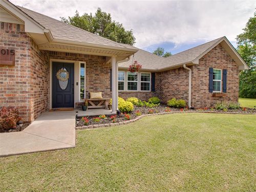 1015 N 3rd Ave, Stroud, OK, 74079-2445 | Card Image