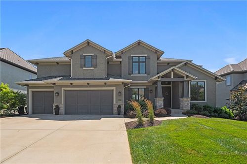 16420 Lucille St, Overland Park, KS, 66221-7032 | Card Image