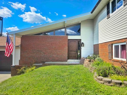 1431 Brierwood Ln, Fairmont, WV, 26554-7943 | Card Image