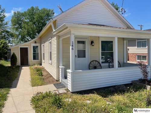 146 N 8th St, Geneva, NE, 68361-1913 | Card Image