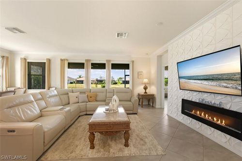 2275 Dancy St, NAPLES, FL, 34120-5638 | Card Image