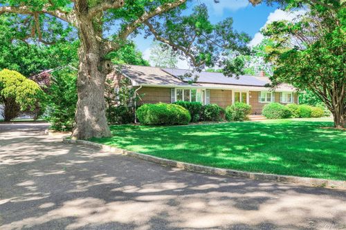 47 Oak Rd, E Patchogue, NY, 11772-6262 | Card Image