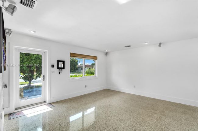 6931 Sw 108 Th Ave, House other with 3 bedrooms, 2 bathrooms and null parking in Miami FL | Image 8