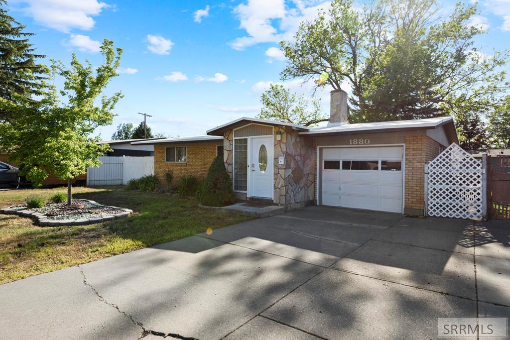 Eagle Dr, Ammon, ID 83406