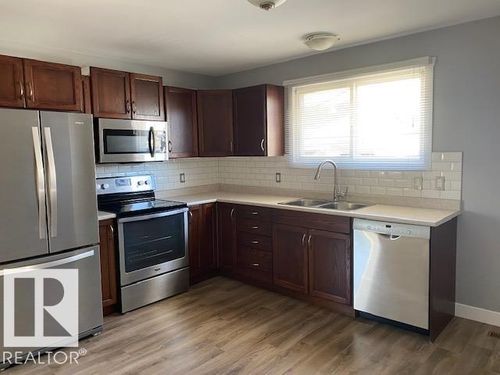 4907 32 Ave Nw, Edmonton, AB, T6L4Y7 | Card Image