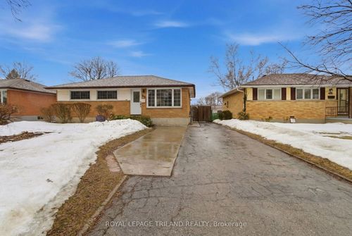 99 Susan Ave, London, ON, N5V2G3 | Card Image