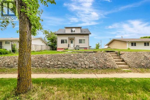 4825 45 St, Lloydminster, SK, S9V0H8 | Card Image