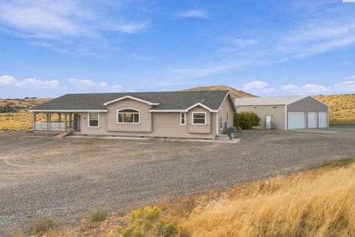 11708 E Ruppert Rd, Benton City, WA, 99320-8884 | Card Image
