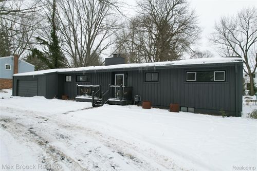 32700 Evergreen Rd, Beverly Hills, MI, 48025-2814 | Card Image