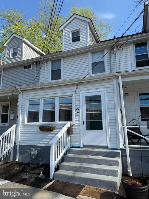 84 E Burlington St, BORDENTOWN, NJ, 08505-1765 | Card Image