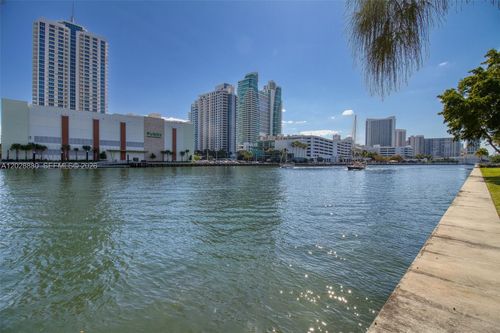 311-800 Parkview Dr, Hallandale Beach, FL, 33009-2924 | Card Image
