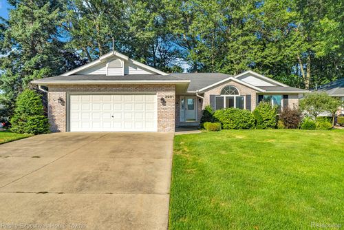 3901 Oak Hills Circle, Port Huron, MI, 48060 | Card Image