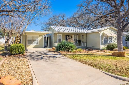 110 Beverly Dr, Fredericksburg, TX, 78624-5302 | Card Image