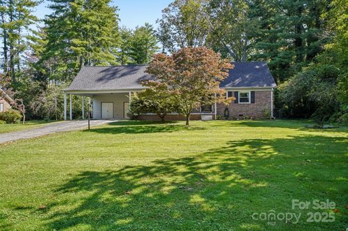 710 Heatherwood Dr, Hendersonville, NC, 28792-5859 | Card Image