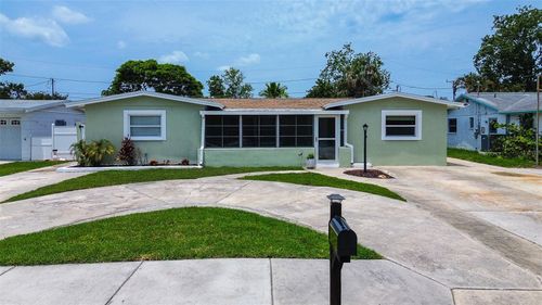5672 62nd Way N, ST PETERSBURG, FL, 33709-1746 | Card Image