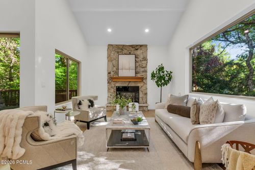 10062 S Bell Canyon Cir, Sandy, UT, 84092-4526 | Card Image