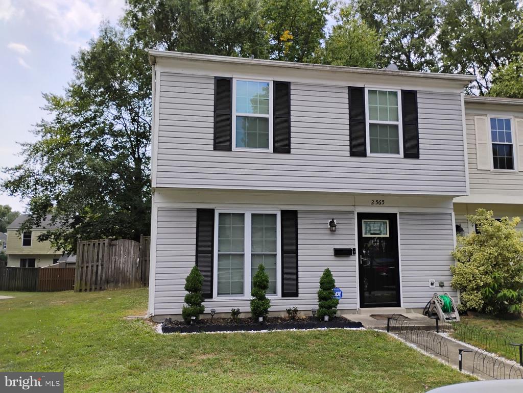 Robinson Pl, Waldorf, MD 20602