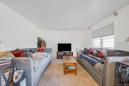 apt-2j-460 Old Town Rd, Port Jefferson Station, NY, 11776-2204 | Card Image