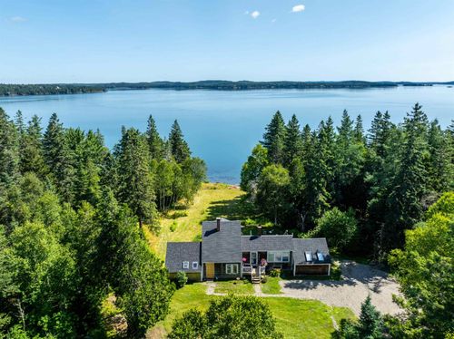 852 Leighton Point Rd, Pembroke, ME, 04666-4516 | Card Image