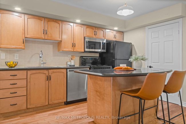 623 - 270 Wellington St W, Condo with 2 bedrooms, 1 bathrooms and null parking in Toronto ON | Image 9