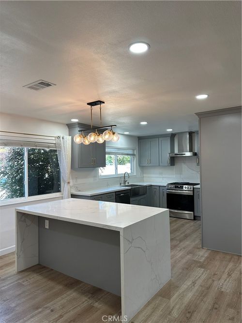 6002 Calvin Cir, Huntington Beach, CA, 92647-2826 | Card Image
