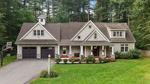 9 Old Farm Cir, Wayland, MA, 01778-3115 | Card Image