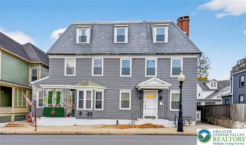 22 S 1st St, Bangor, PA, 18013-2654 | Card Image