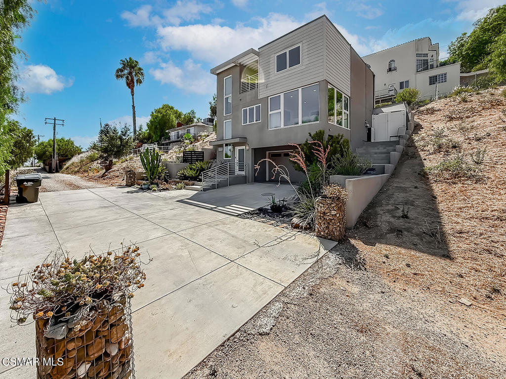 Residential in Chatsworth 4