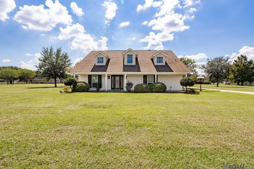 9348 Jared St, Livonia, LA, 70755-3015 | Card Image