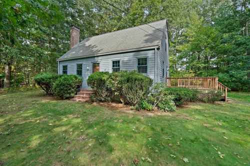 215 Bay State Cir, Hanson, MA, 02341 | Card Image