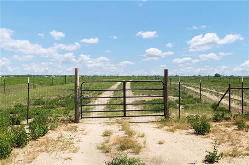 17449 La Coma Service Rd, Edinburg, TX, 78542-7811 | Card Image