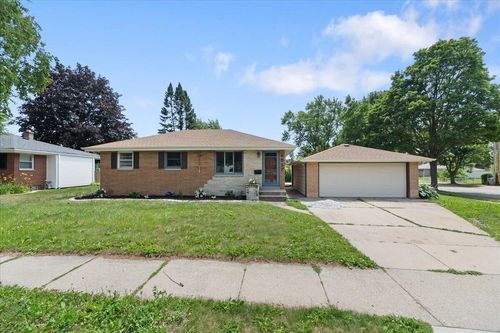 8537 W Denver Ave, Milwaukee, WI, 53224-4814 | Card Image