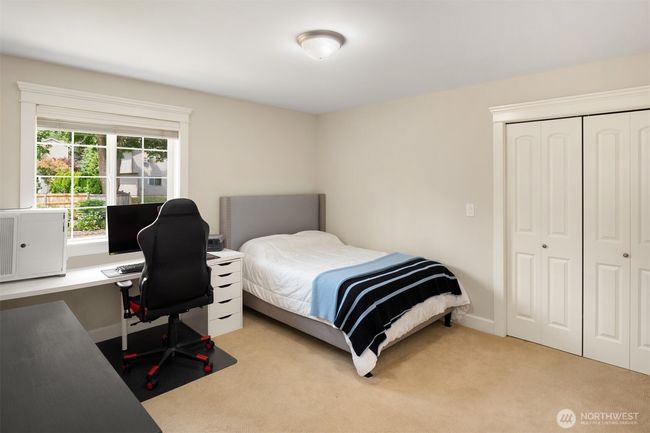 2nd floor en suite bedroom | Image 21