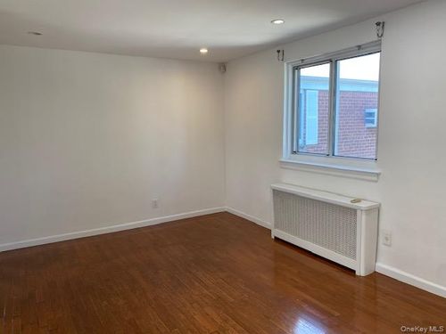 h-2-74 260th St, Glen Oaks, NY, 11004-1123 | Card Image