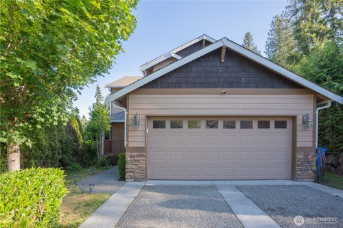 725 N 198th St, Shoreline, WA, 98133-3505 | Card Image