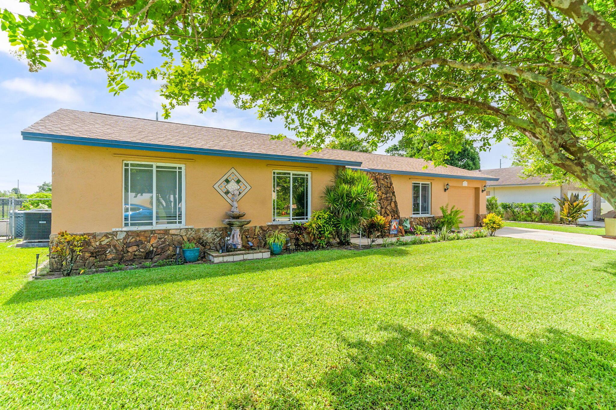 Sandpiper Ave, Royal Palm Beach, FL 33411