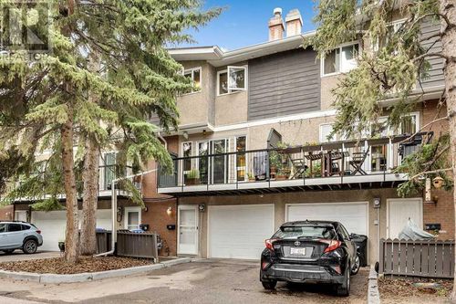 643 4 Ave Ne, Calgary, AB, T2E0J9 | Card Image
