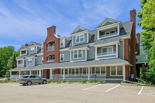 205-1732 Main St, Concord, MA, 01742-3837 | Card Image