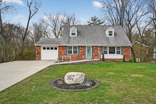 957 Greentree Rd, Lawrenceburg, IN, 47025-9390 | Card Image