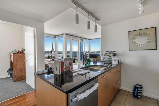 1207 - 834 Johnson St, Condo with 1 bedrooms, 1 bathrooms and 1 parking in Victoria BC | Image 13