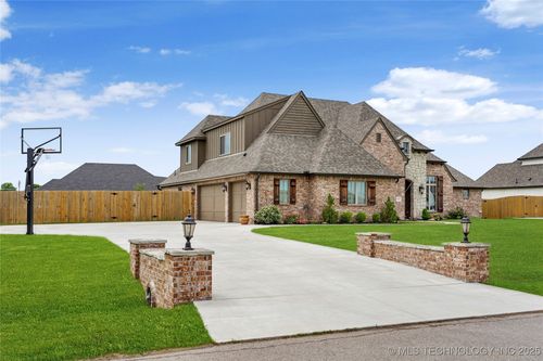 16622 S 2nd West Ave, Glenpool, OK, 74033-5321 | Card Image