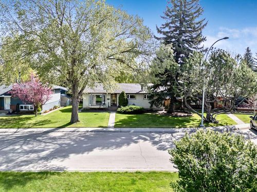 8 Heather Place Sw, Calgary, AB, T2V3L4 | Card Image