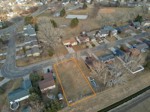 1841 29th Street Cir S, Moorhead, MN, 56560-3916 | Card Image