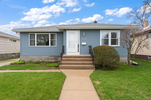 217 W 40th Pl, Griffith, IN, 46319-1573 | Card Image