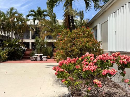 15-756 N 17th Ave, Hollywood, FL, 33020-4091 | Card Image
