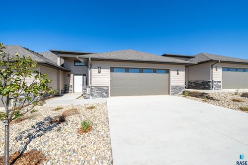 7810 E Bull Pine Trl, Sioux Falls, SD, 57110 | Card Image
