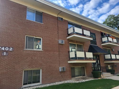 apt-111-7402 W 111th St, Worth, IL, 60482-1063 | Card Image